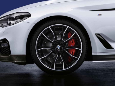 20” M Performance Dubbelspaak 669M, Pirelli banden – BMW 5 Serie(G30/G31)
